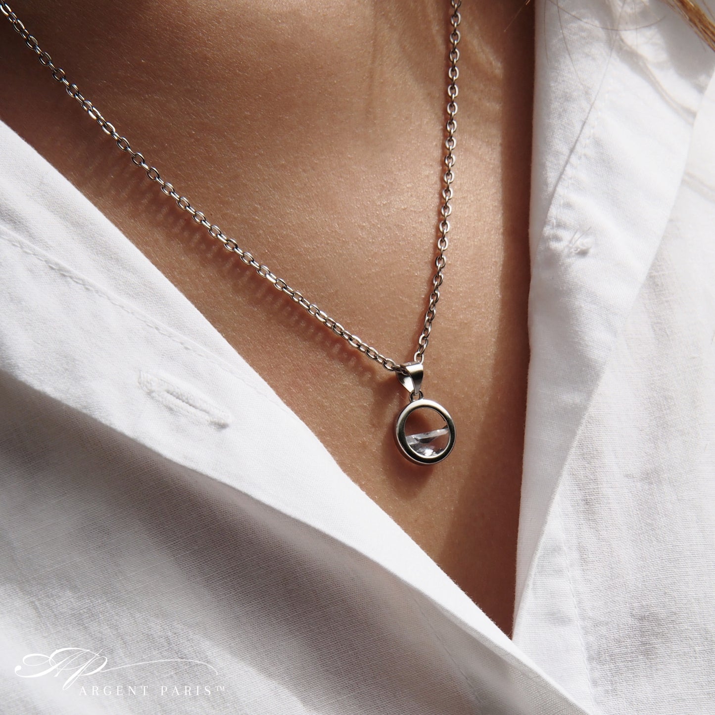 bijoux femme collier et pendentif en argent porté