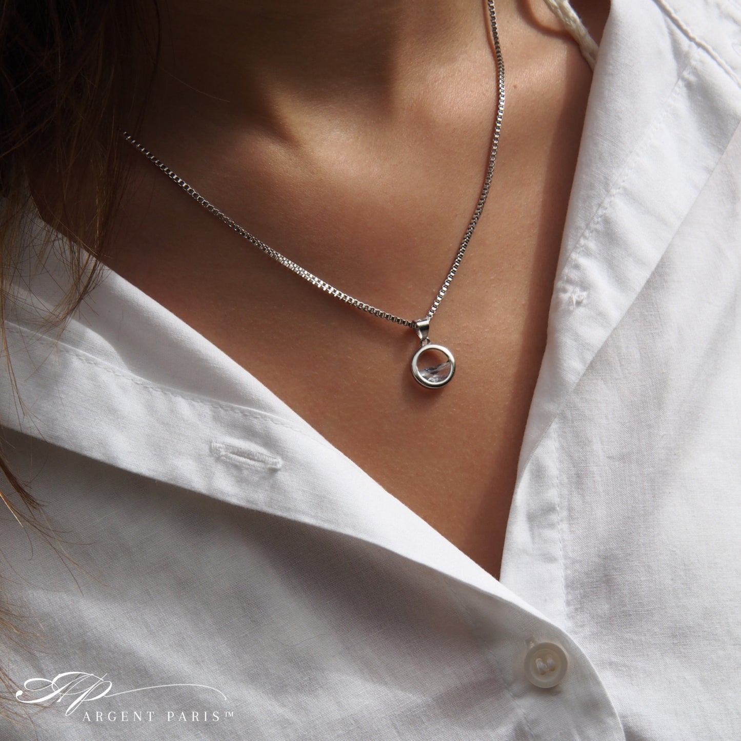 bijoux femme collier et pendentif en argent porté