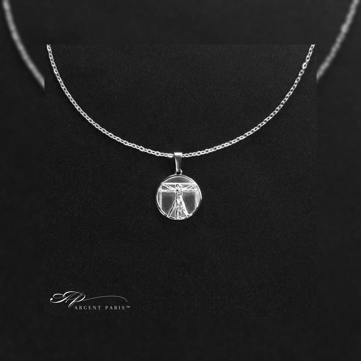 pendentif en argent avec collier