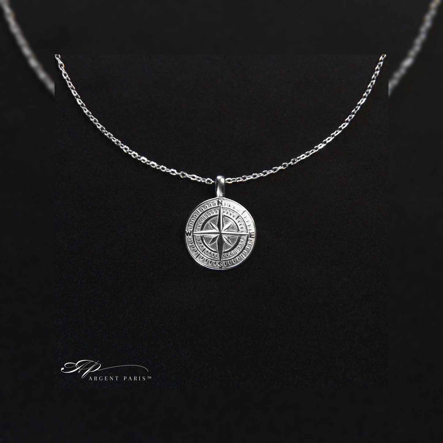 pendentif en argent avec collier homme